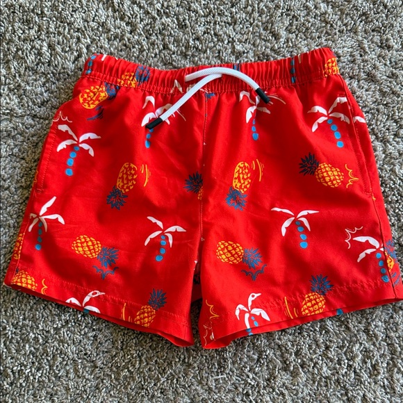 Maamgic compression lined swim trunks in red print size 5/6 - Picture 1 of 4